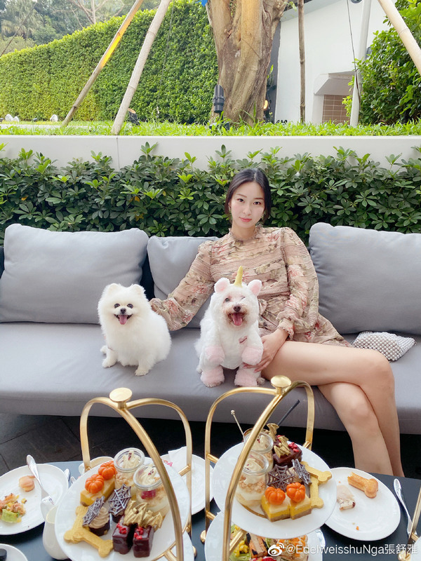 Một Hoa hậu bị thu hồi vương miện, cấm sóng vĩnh viễn vì quá giàu và lười biếng nhất showbiz- Ảnh 5. Trương Thư Nhã vẫn duy trì phong độ nhan sắc