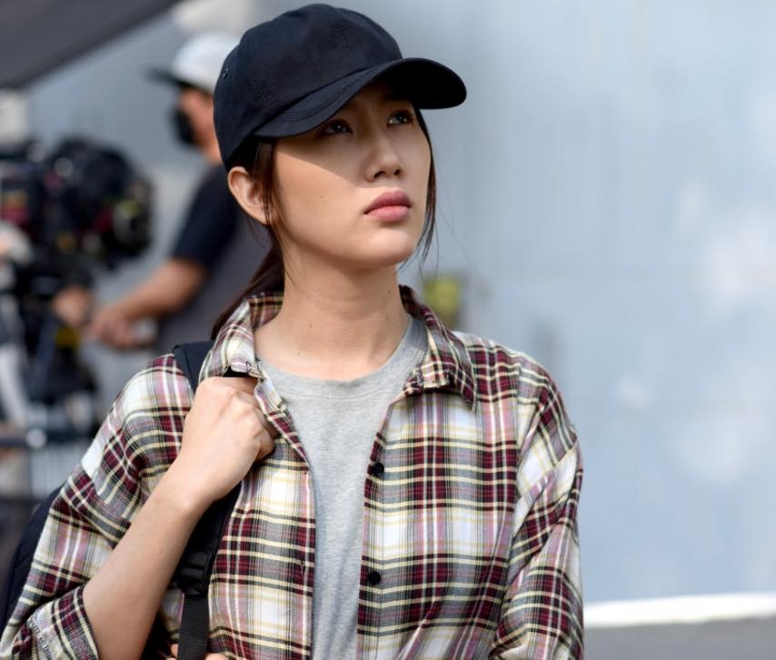 Thúy Ngân đẹp giản dị khi để mặt mộc