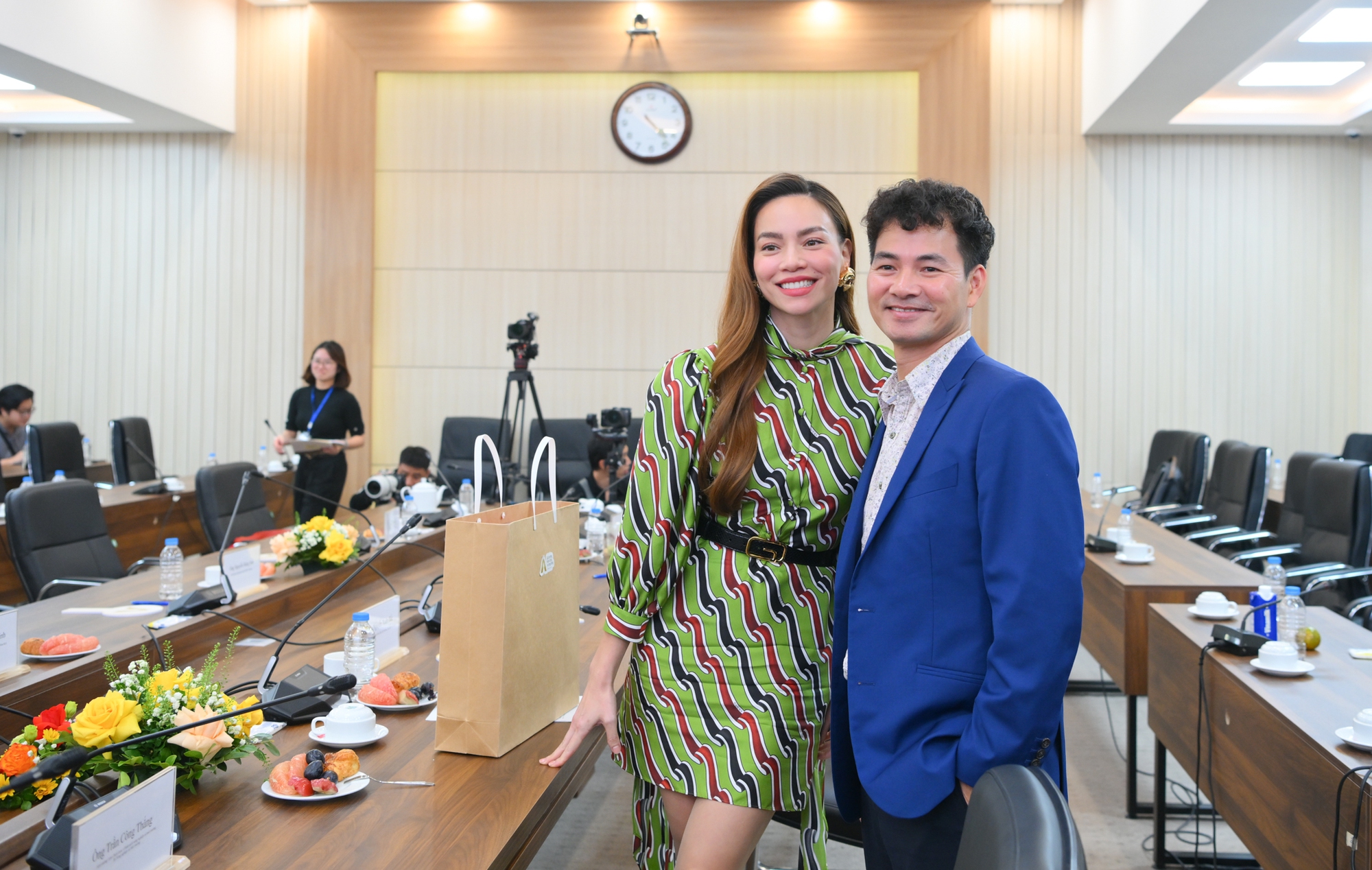 Triển lãm Hành động vì cộng đồng tại Báo Nhân Dân