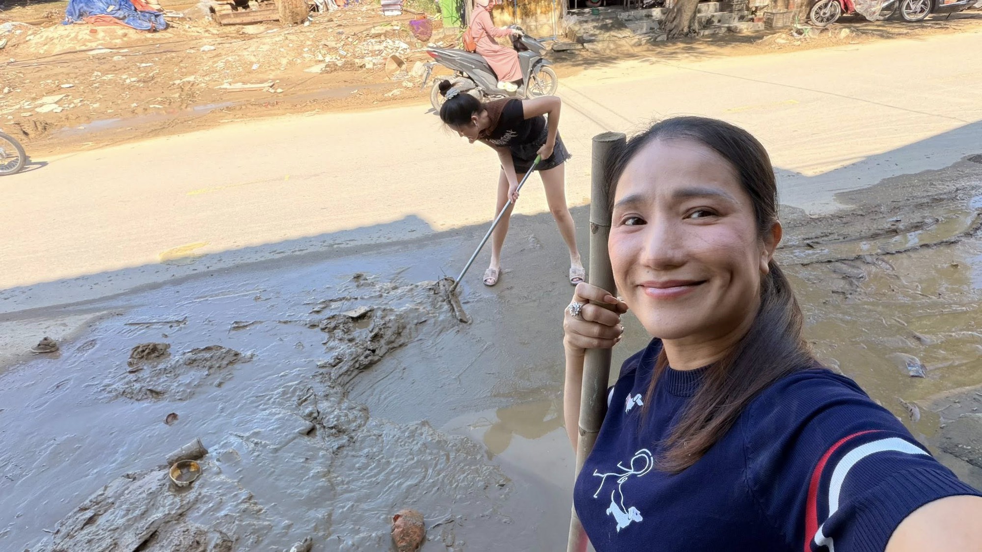 Thiệt hại về phương tiện sau lũ Xe máy hỏng do lũ