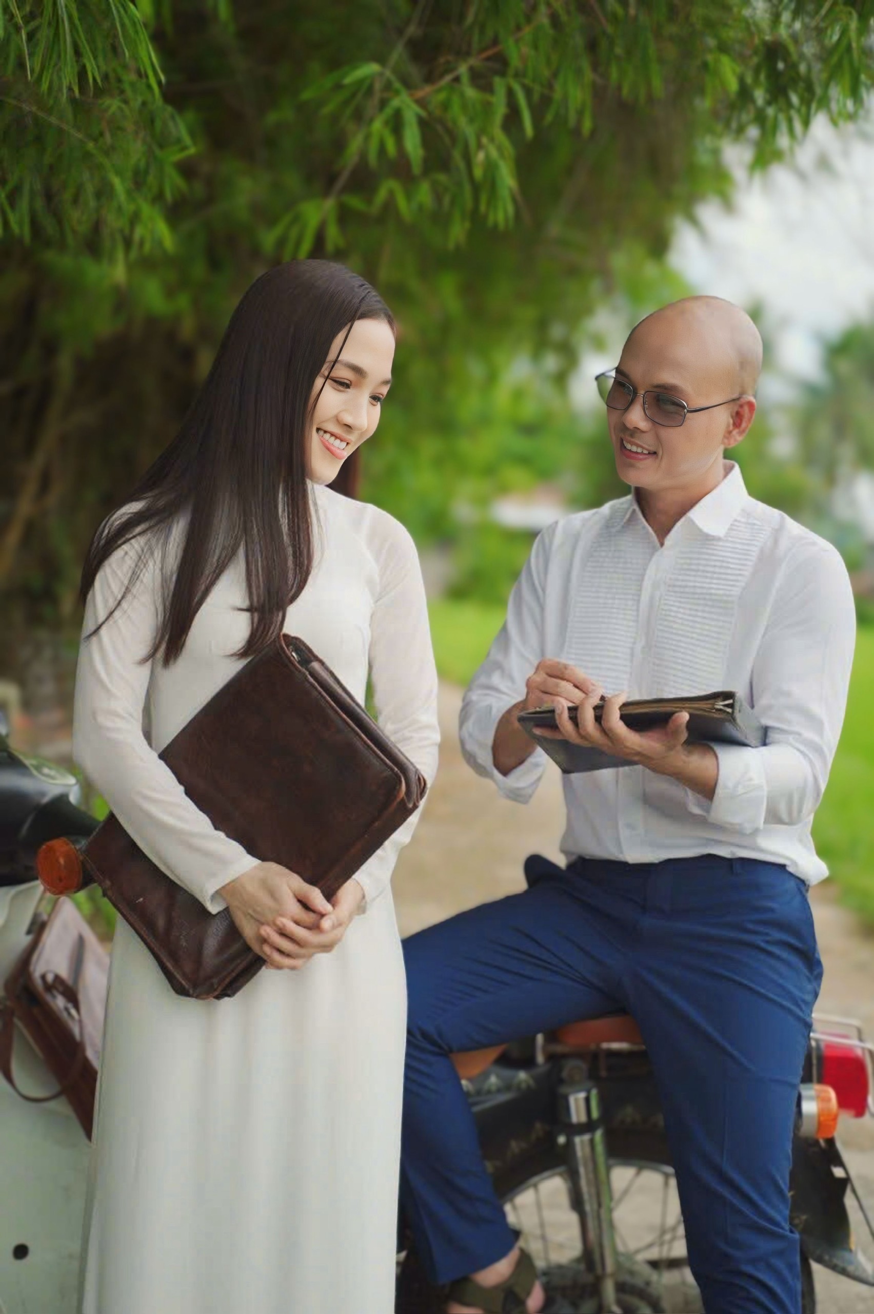 Thái Ngọc Bích diễn xuất trong MV cùng chồng