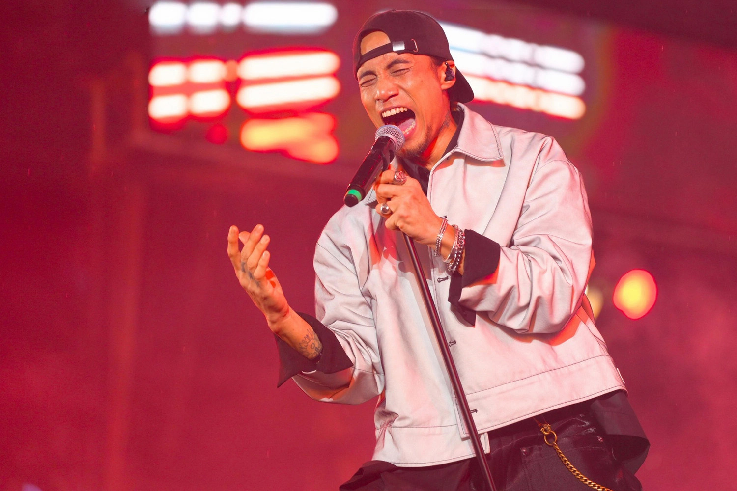 Phạm Anh Khoa tại chùa tu tập