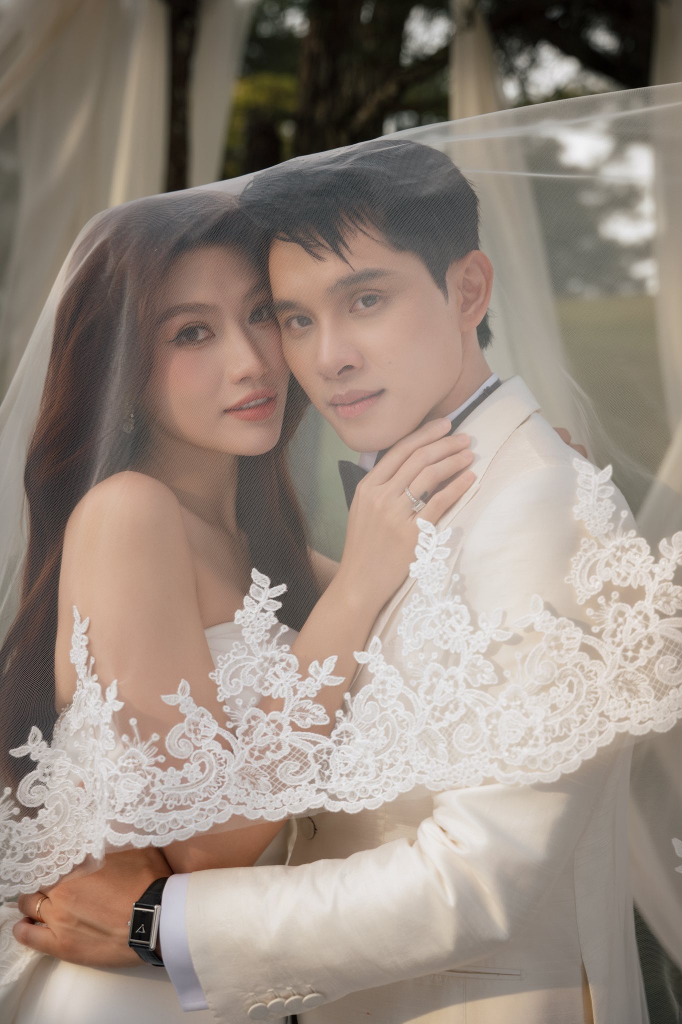 Á hậu Quỳnh Châu và chồng thiếu gia trong ngày cưới Cặp đôi chính thức bước sang chặng đường mới sau 5 năm bên nhau