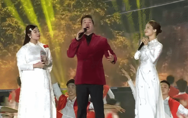 Lâm Bảo Ngọc biểu diễn mở màn concert quốc gia