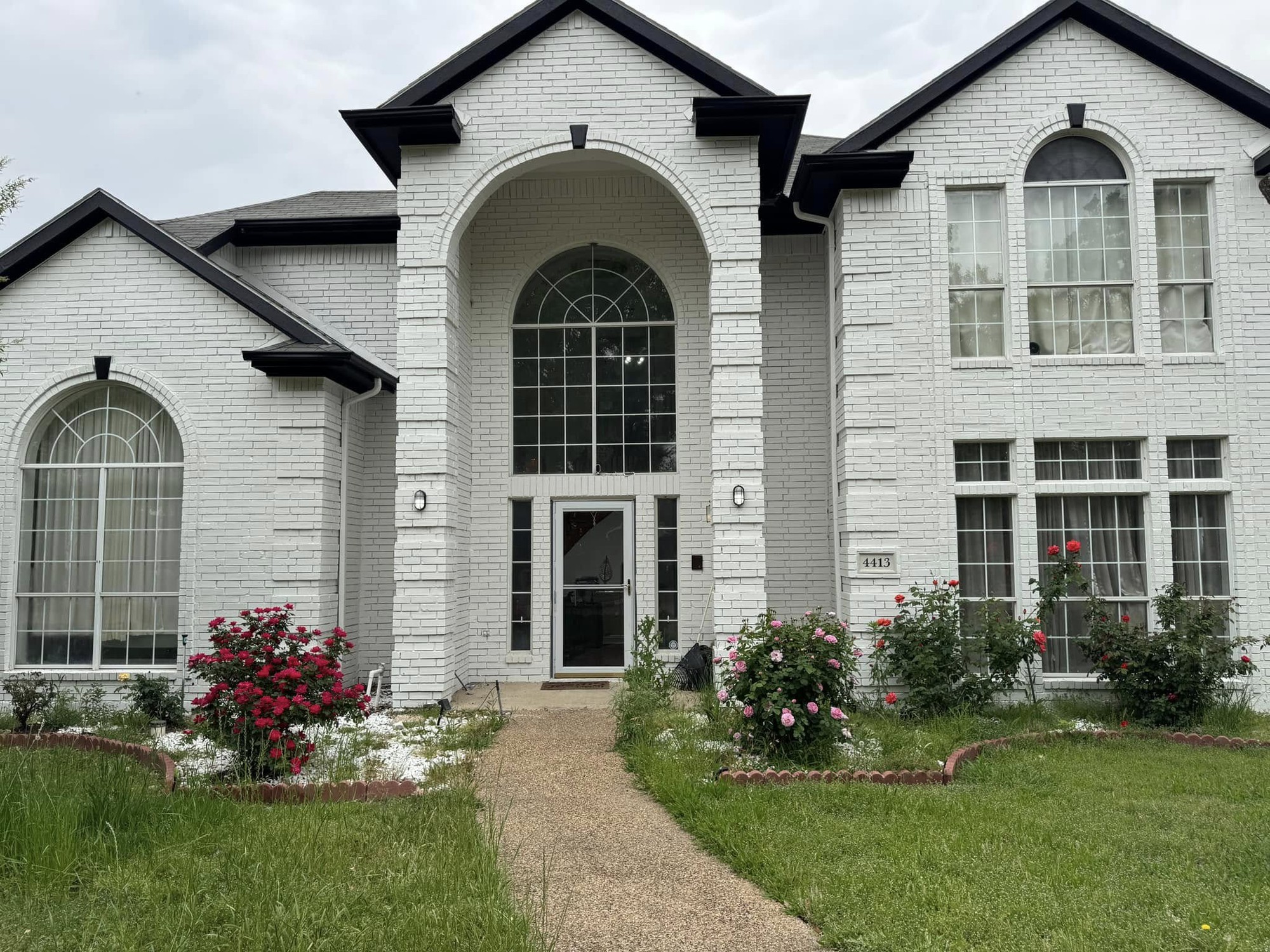 Bên ngoài căn nhà ở Mỹ của Đan Trường Ngoại thất căn nhà của Đan Trường tại Dallas