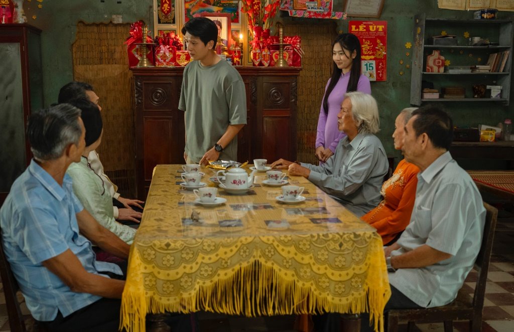 Con trai thách cha lấy vợ, không thèm miếng đất Cuộc đối thoại giữa cha con về chuyện cưới xin