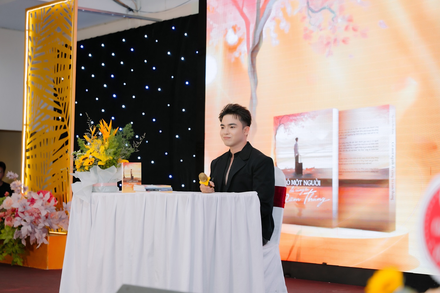 Nguyễn Hải Triều tại sự kiện ra mắt sách