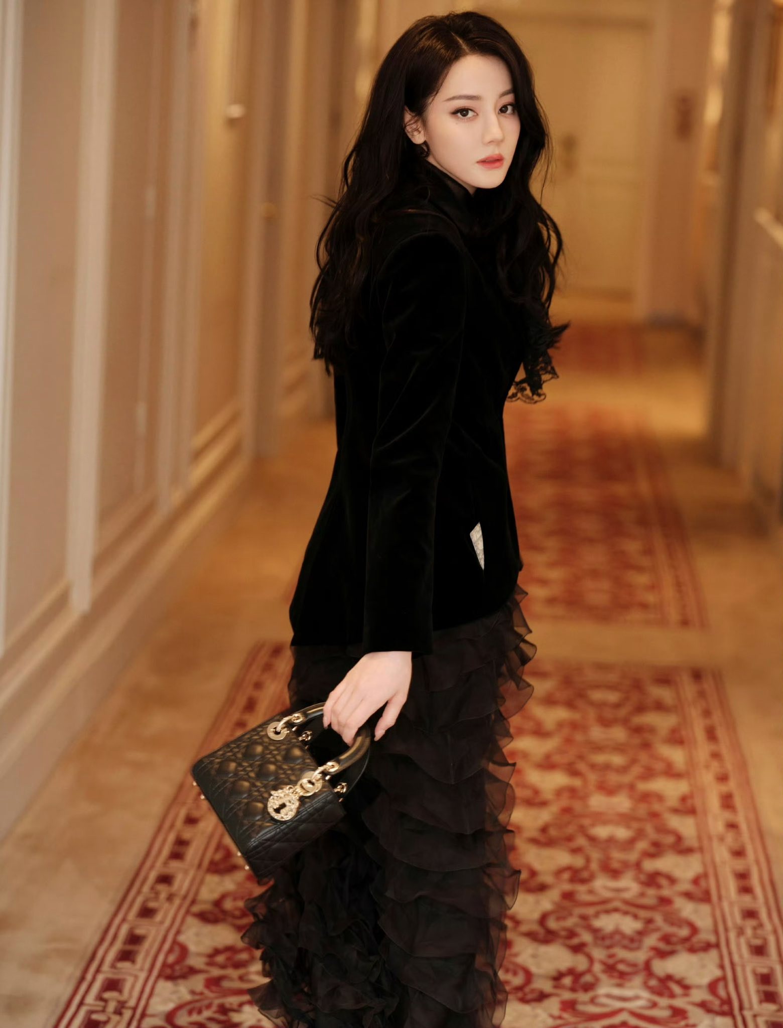 Địch Lệ Nhiệt Ba suy tư trước áp lực sự nghiệp