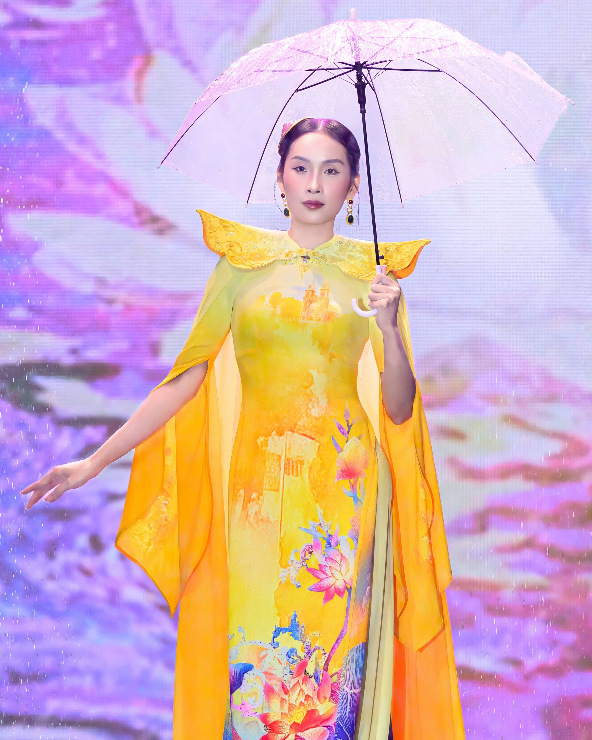 Chi tiết thiết kế áo dài hoa sen tinh tế