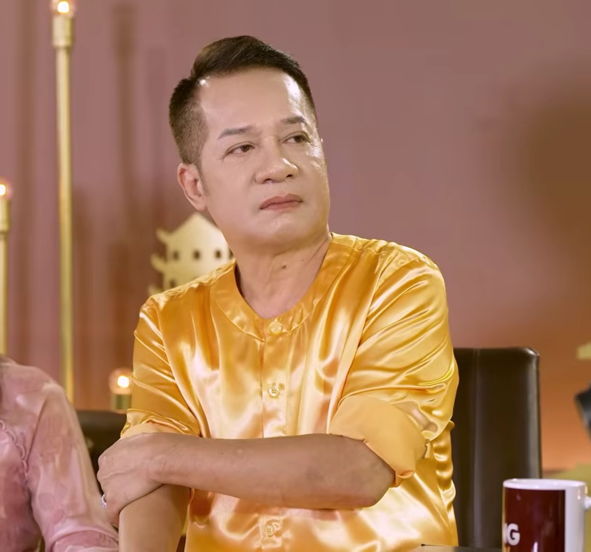 NSƯT Minh Nhí tại sân khấu Trương Hùng Minh Nam NSƯT Minh Nhí chăm chú tập luyện tại sân khấu