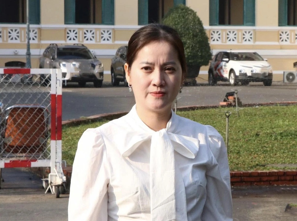 Con gái NSƯT Vũ Linh livestream kinh doanh online Hồng Loan livestream bán hàng online với phong cách mộc mạc