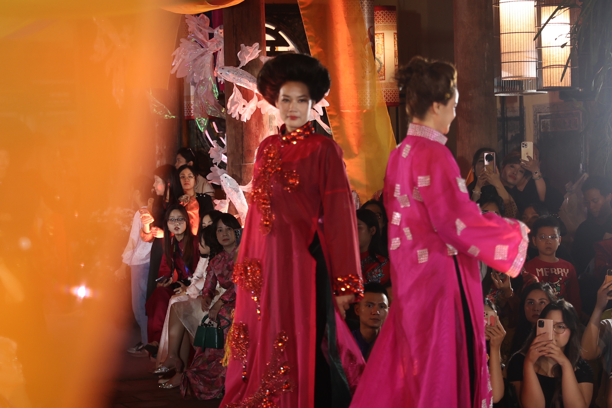 David Minh Đức với các tác phẩm áo dài nổi bật