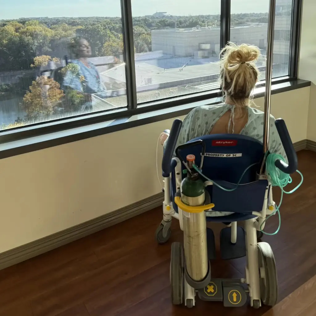 Nữ minh tinh chiến đấu với ung thư đại tràng Nữ minh tinh chiến đấu với căn bệnh ung thư đại tràng trong suốt 7 năm