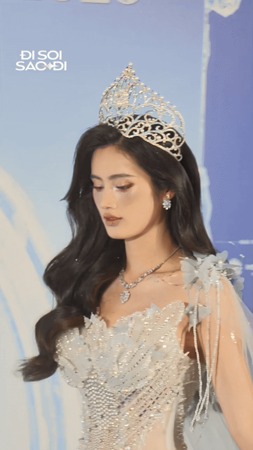 Ý Nhi vượt ải camera thường, Lương Thùy Linh khoe vòng 1 ngồn ngộn hậu bị chê xuống sắc- Ảnh 2. Visual ấn tượng của đương kim Miss World Vietnam qua camera thường