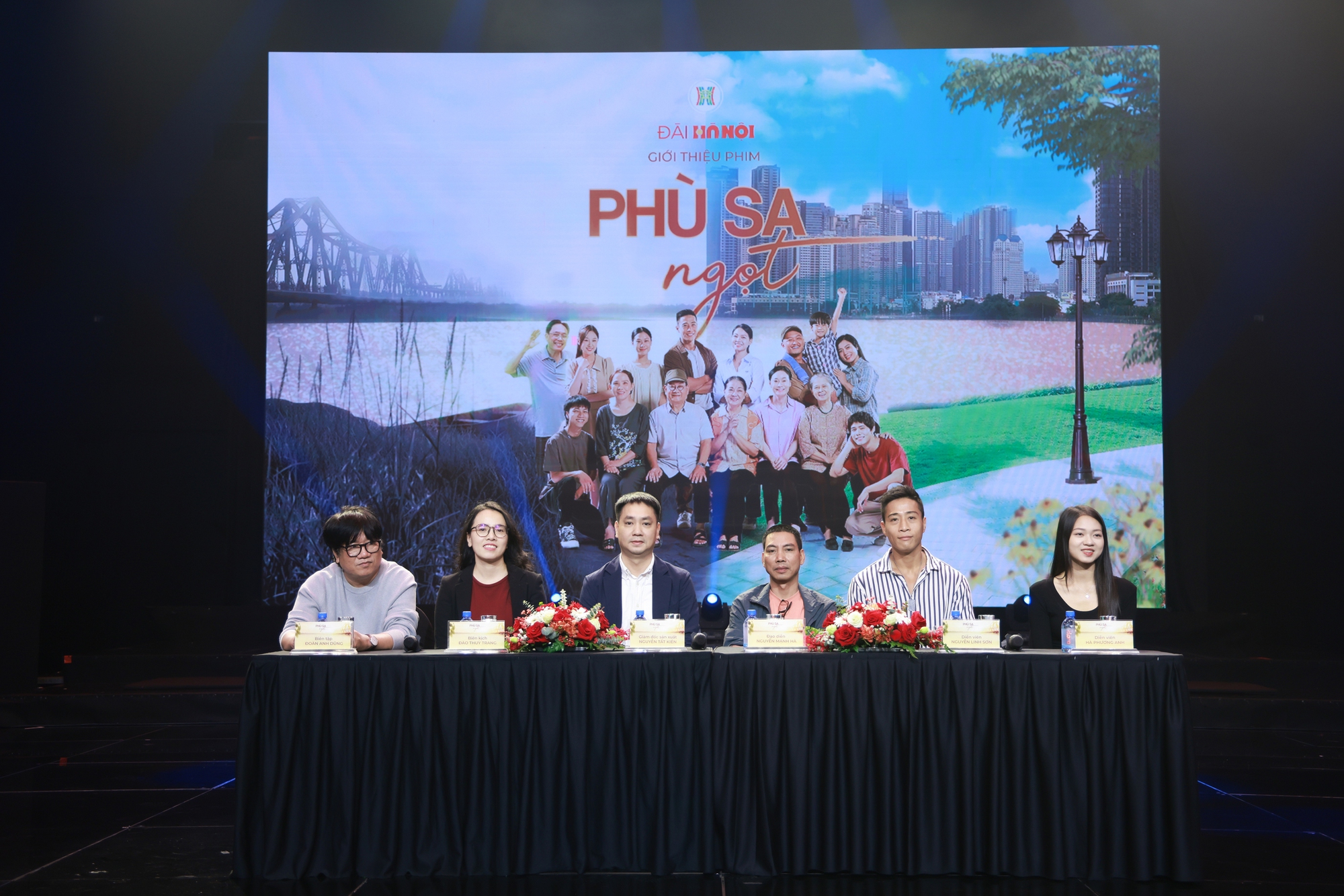 Quách Thu Phương chia sẻ tại sự kiện Quách Thu Phương trao đổi cùng đạo diễn Mạnh Hà