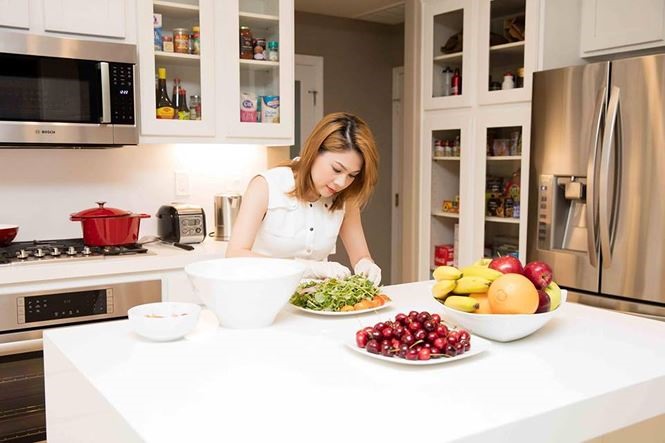 Chồng nữ ca sĩ là một doanh nhân giàu có, hết mực yêu vợ thương con. Chồng doanh nhân của Thanh Thảo