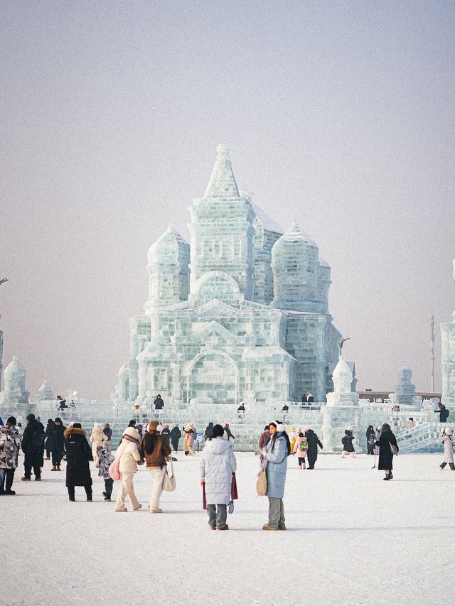 Hot girl Việt cảnh báo khách du lịch Cáp Nhĩ Tân, ra đường bị bỏng đỏ bừng mặt- Ảnh 3. Khung cảnh mùa đông phủ trắng tuyết tại Cáp Nhĩ Tân