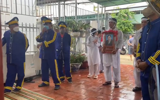 Nghệ sĩ Thương Tín Ảnh chân dung nghệ sĩ Thương Tín