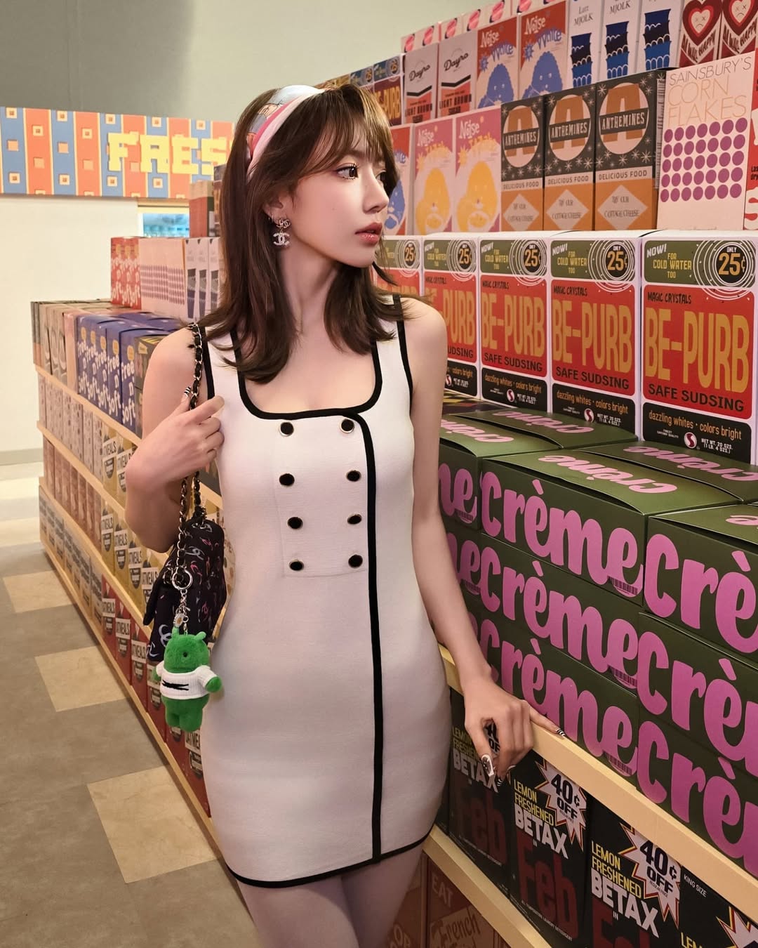 Nữ ca sĩ bất tài này sẽ làm bất cứ điều gì trừ học hát- Ảnh 4. Sakura với độ nhận diện cao