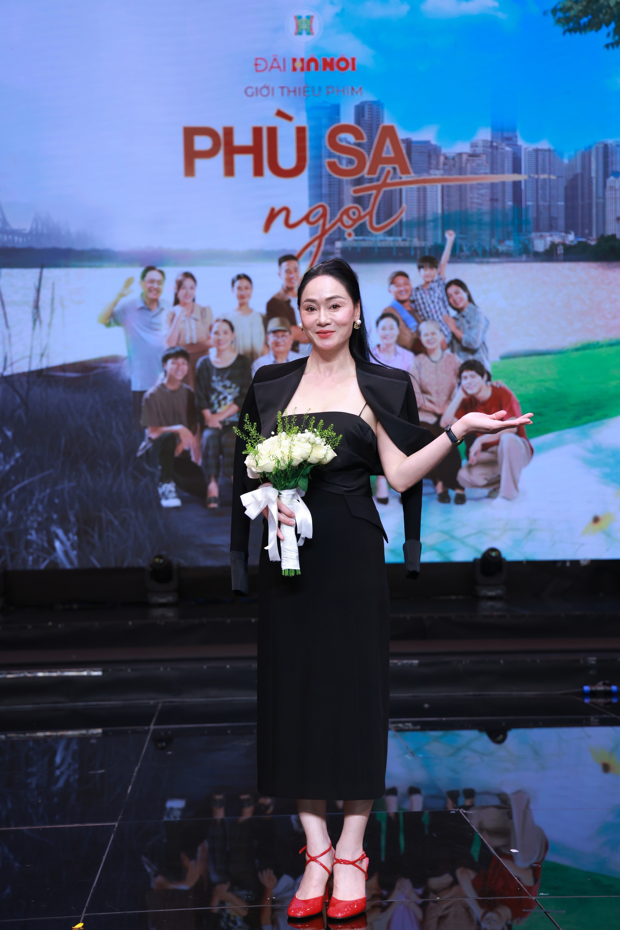 Diễn viên Quách Thu Phương Quách Thu Phương trong vai cô Hồng