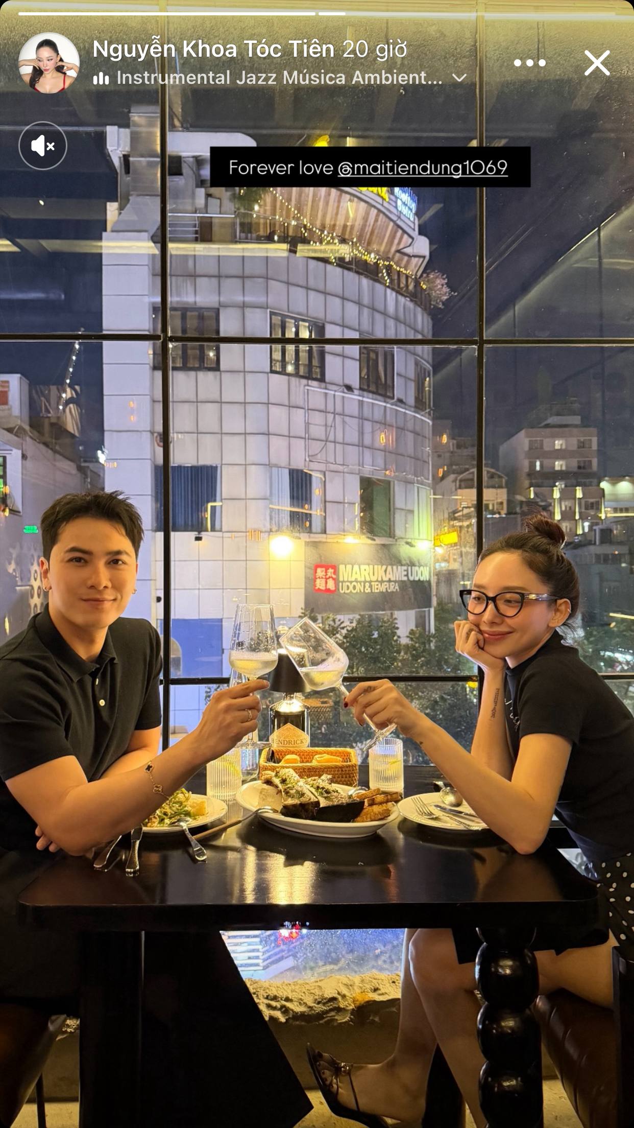 Tóc Tiên đăng ảnh ấm áp bên Mai Tiến Dũng và gọi nam ca sĩ là 'forever love'