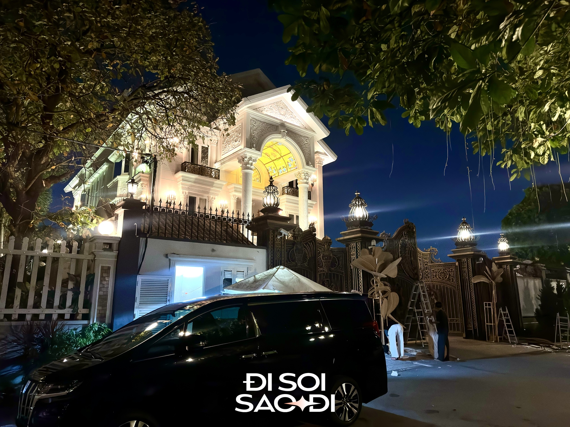 Biệt thự nhà Tiên Nguyễn sáng rực ánh đèn trước thềm ngày trọng đại Biệt thự nhà Tiên Nguyễn rực sáng