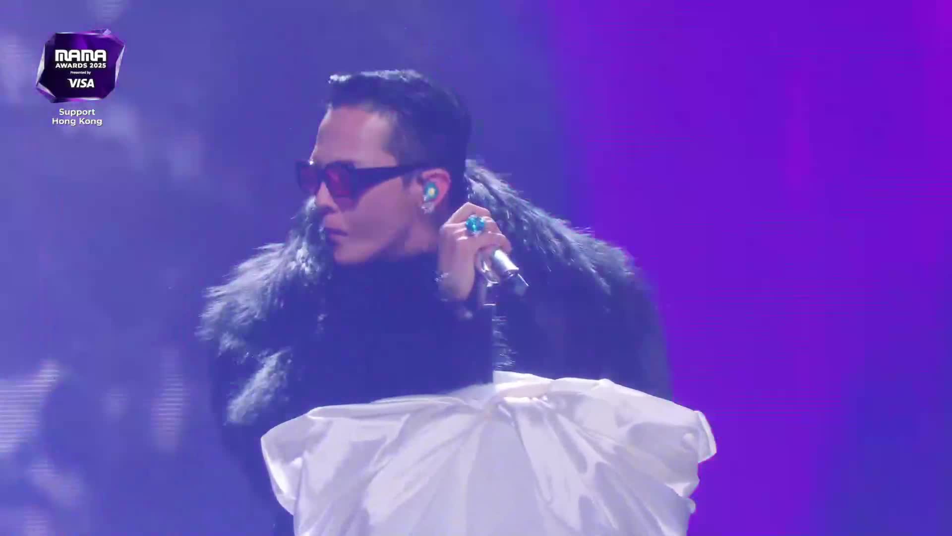 Màn trình diễn của G-DRAGON tại MAMA 2025